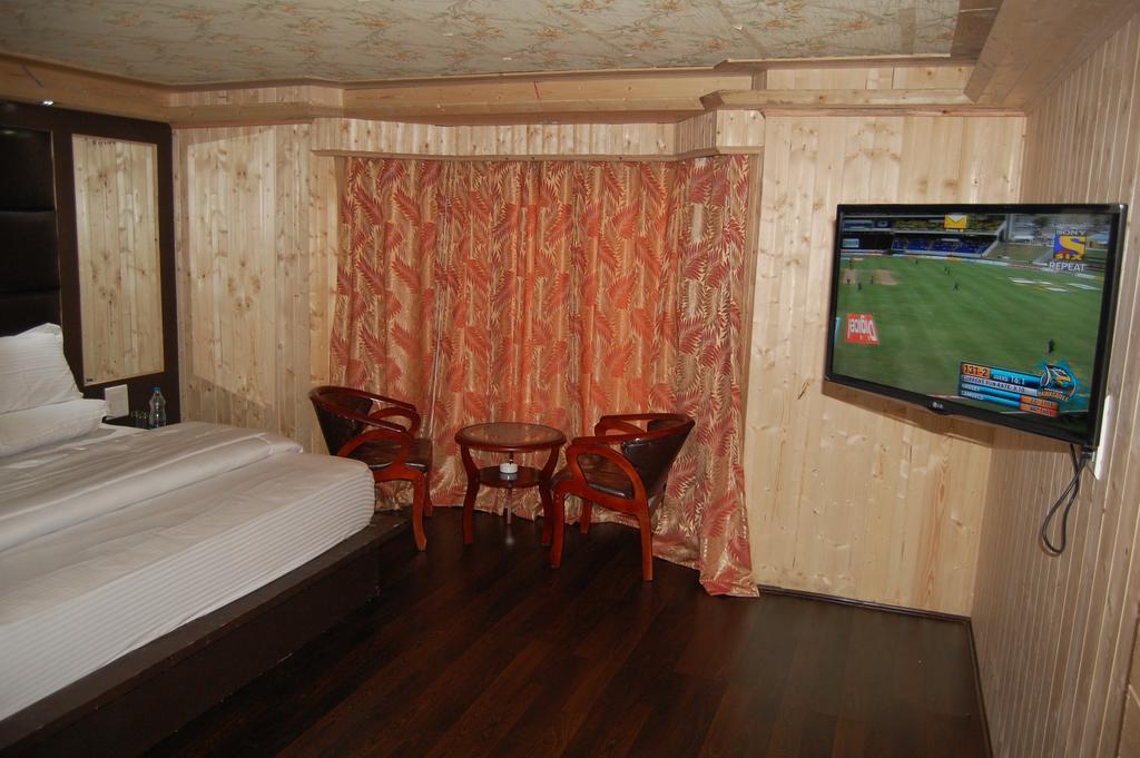 Hotel Zahgeer Continental Gulmarg Bilik gambar